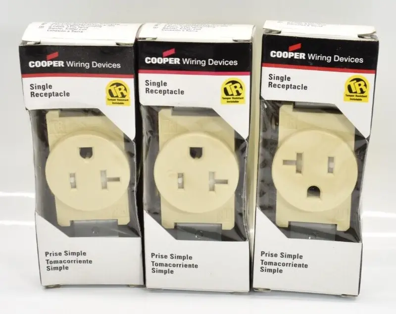 Cooper Wiring Ivory Single Receptacle (20A) – Pack Of 3, Tr1877V-Bxsp 1