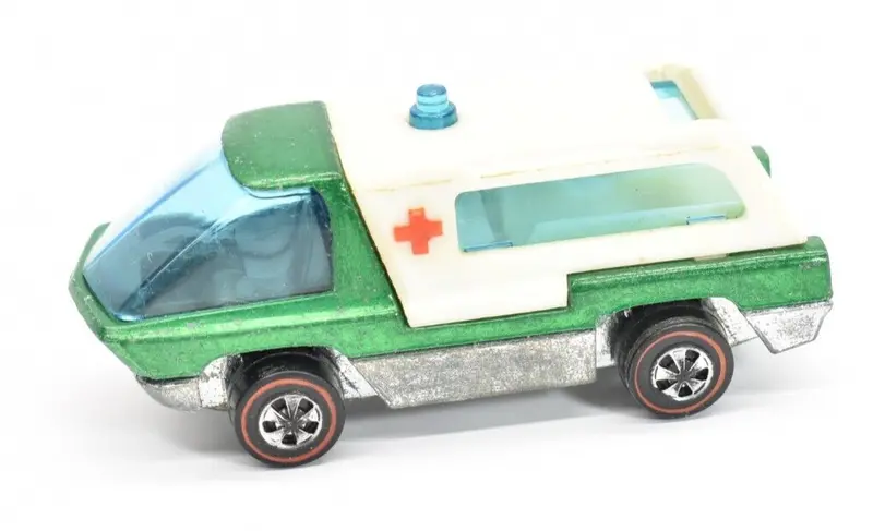 Hot Wheels Redline '69 Green Ambulance – Heavyweights Series (Hong Kong) 1